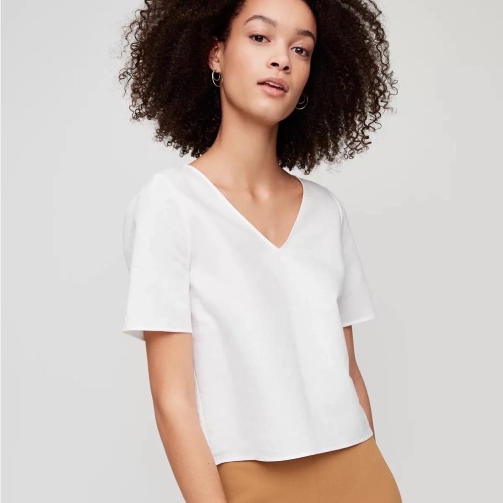 Aritzia Babaton Randy Blouse in ESpace / White Short Sleeve V-Neck Top
